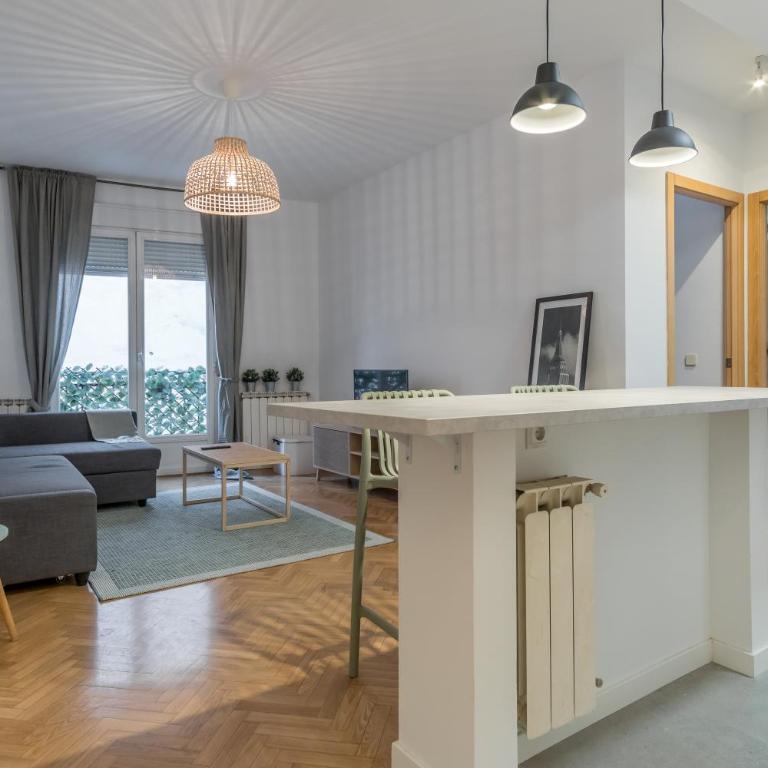 Cozy and central- 1 bedroom 1 bathroom - Chueca - One-Bedroom Apartment - 1