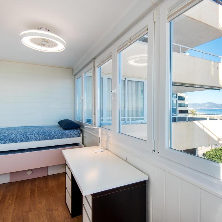 MAGIC OF THE OCEAN, front Line Beach in Playamar-Parking, Sea Views, Pool, tenis, paddle, wifi and Aircon - Apartamento de 3 dormitorios - 29