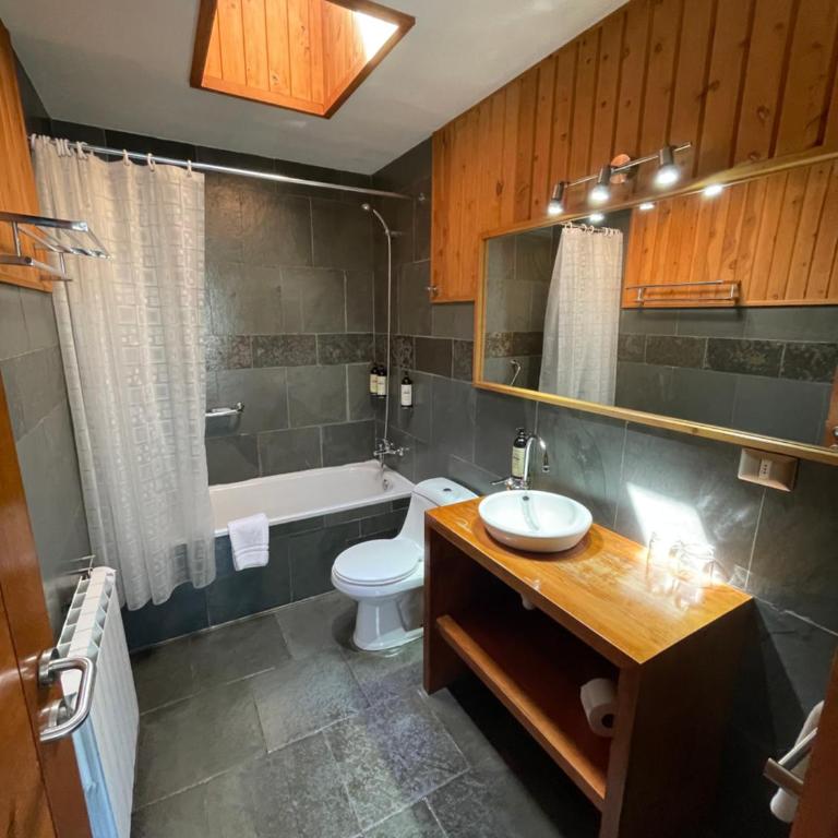 Hotel Costanera Pucón - Deluxe Triple Room - 6