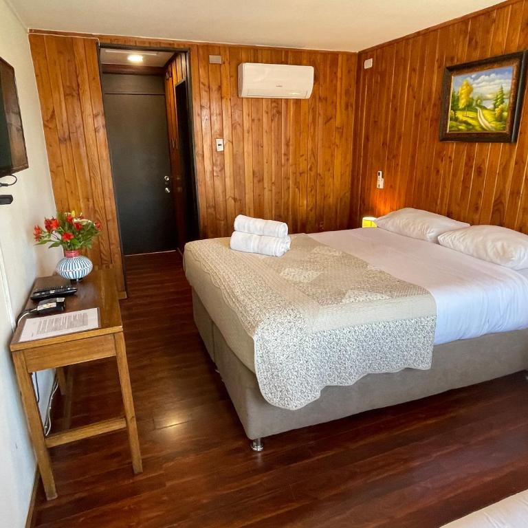 Hotel Costanera Pucón - Superior Triple Room - 1