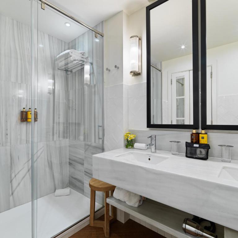 H10 Metropolitan 4* Sup - Classic Double Room - 9