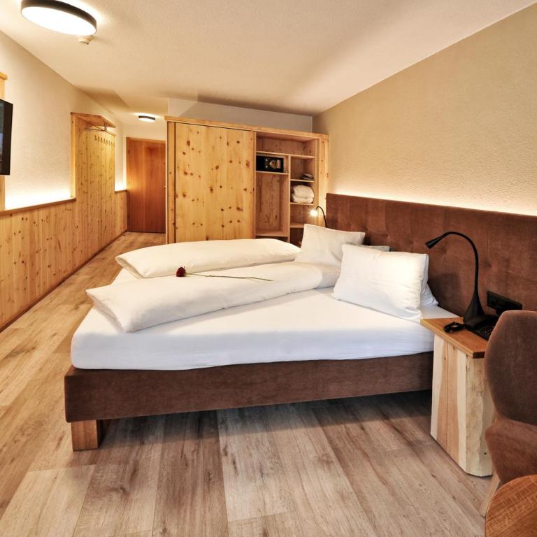 Alpin Sporthotel Bündnerhof - Superior Doppelzimmer mit Südbalkon - 5