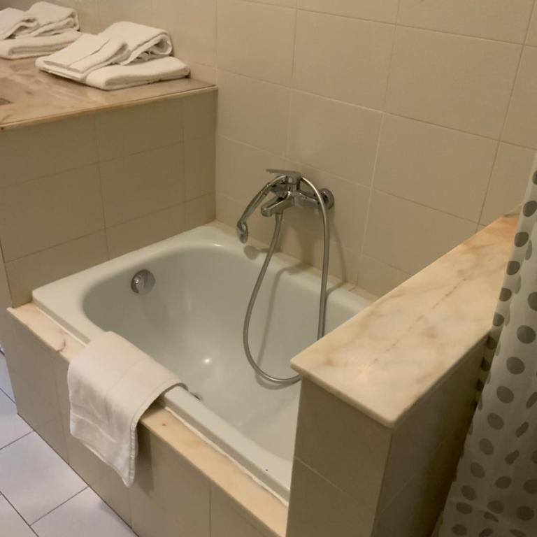 AL MANDORLO Casa Vacanze - Appartamento con 1 Camera da Letto - 5