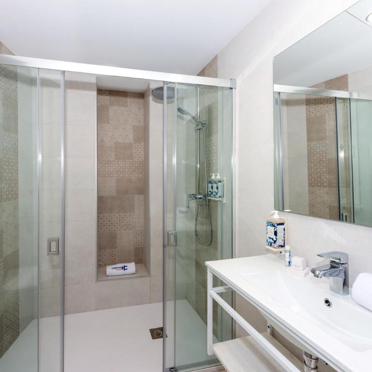 HC Calahonda Beach Nerja - Habitación Doble con terraza - 6