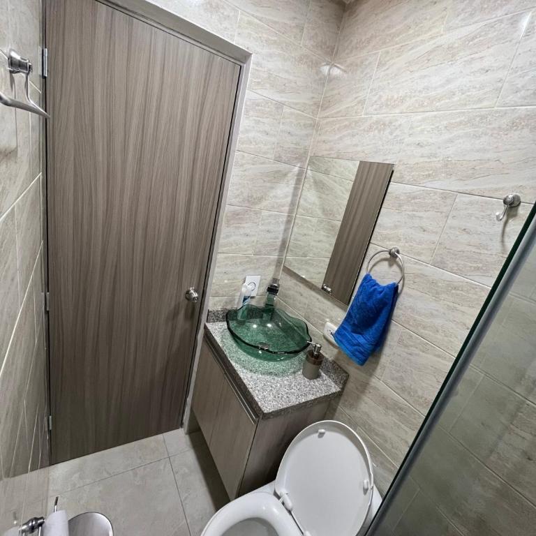 Ubicación Perfecta en Laureles y Confort Total - Three-Bedroom Apartment - 16