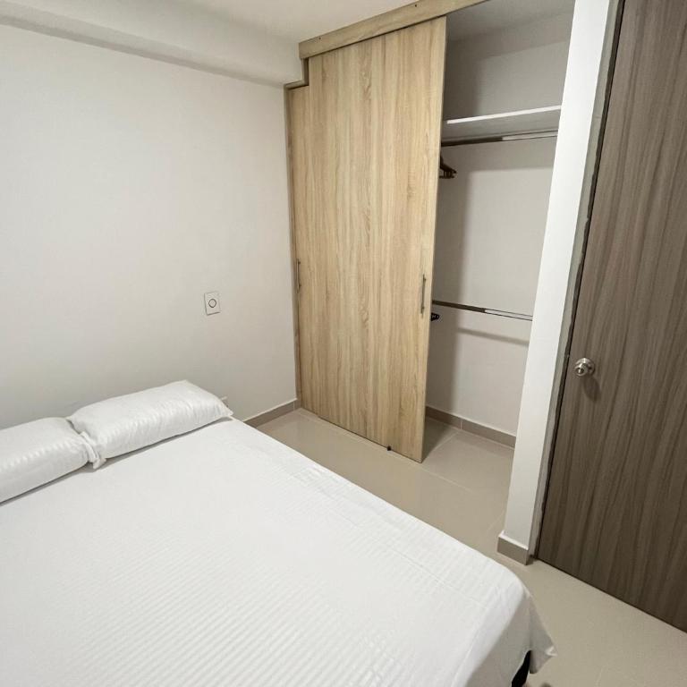 Ubicación Perfecta en Laureles y Confort Total - Three-Bedroom Apartment - 8