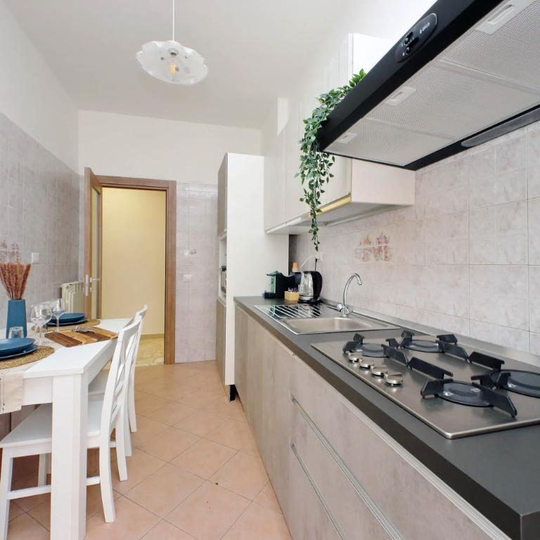 Modern Large Apartment in Rome - One-Bedroom Apartment - 13