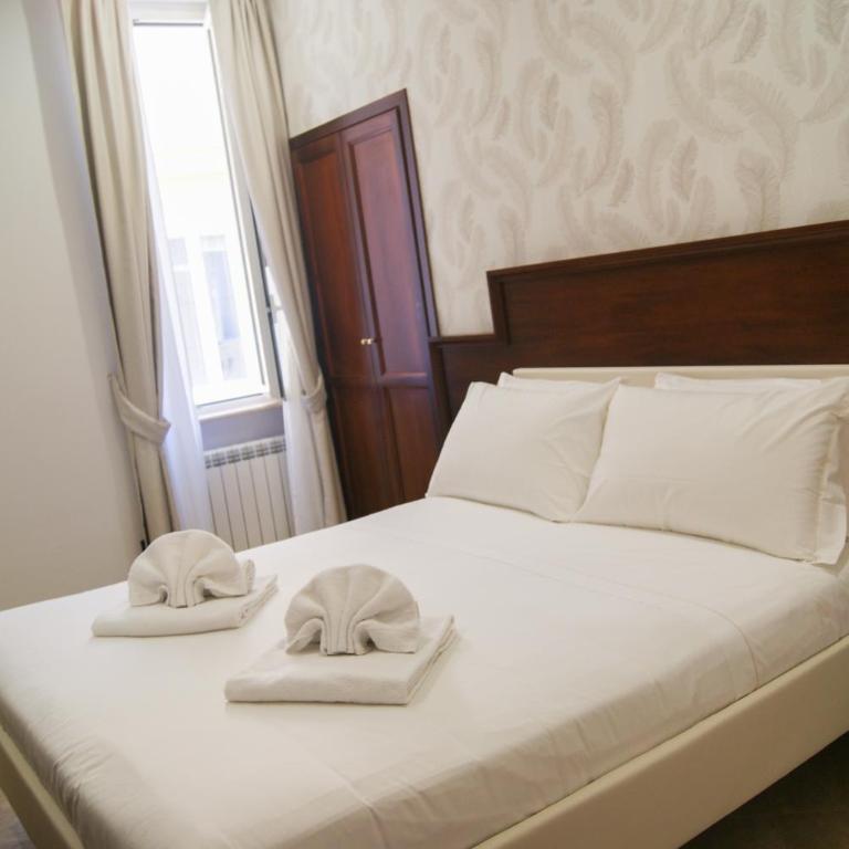 Glam Luxury Rome - Camera Matrimoniale Deluxe - 13