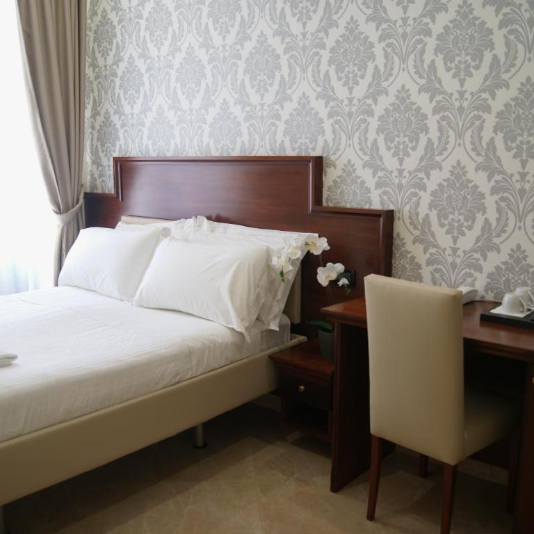 Glam Luxury Rome - Camera Matrimoniale Deluxe - 1