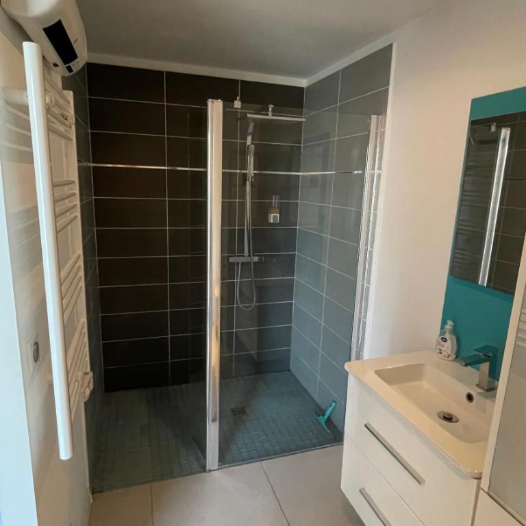 Grand studio dans villa avec garage - Monolocale - 8