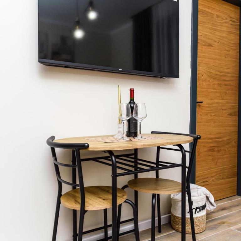 SkyLux Montana - One-Bedroom Apartment - 10