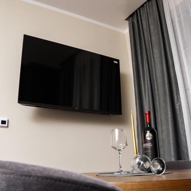 SkyLux Montana - One-Bedroom Apartment - 11