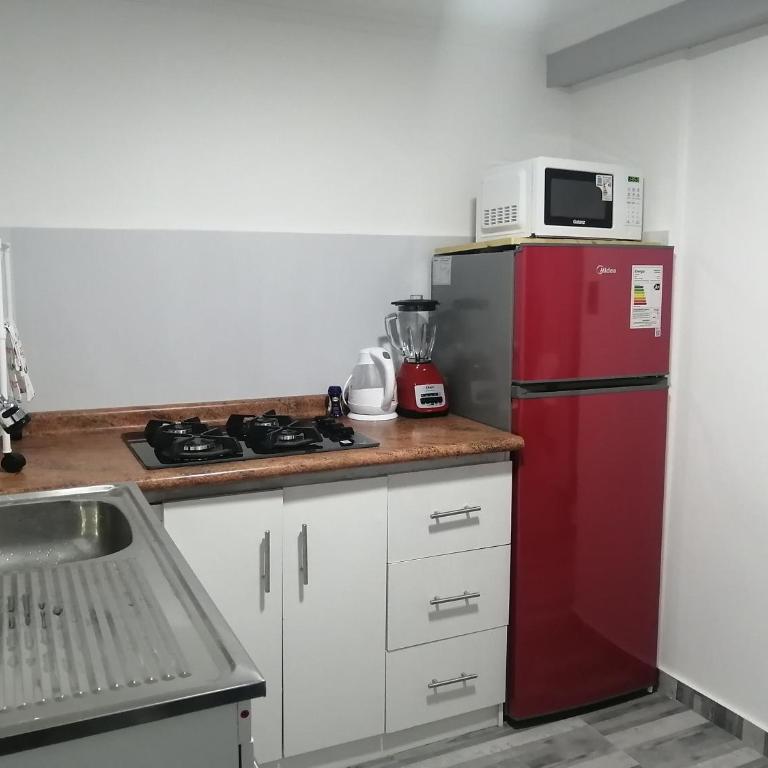 casa entera con estacionamiento - Apartamento - 4