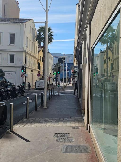 Meilleure localisation à Cannes, Palais des festivals, rue d'Antibes, charme mansardes, plafonds bas à certains endroits - Apartamento de 1 dormitorio - 25