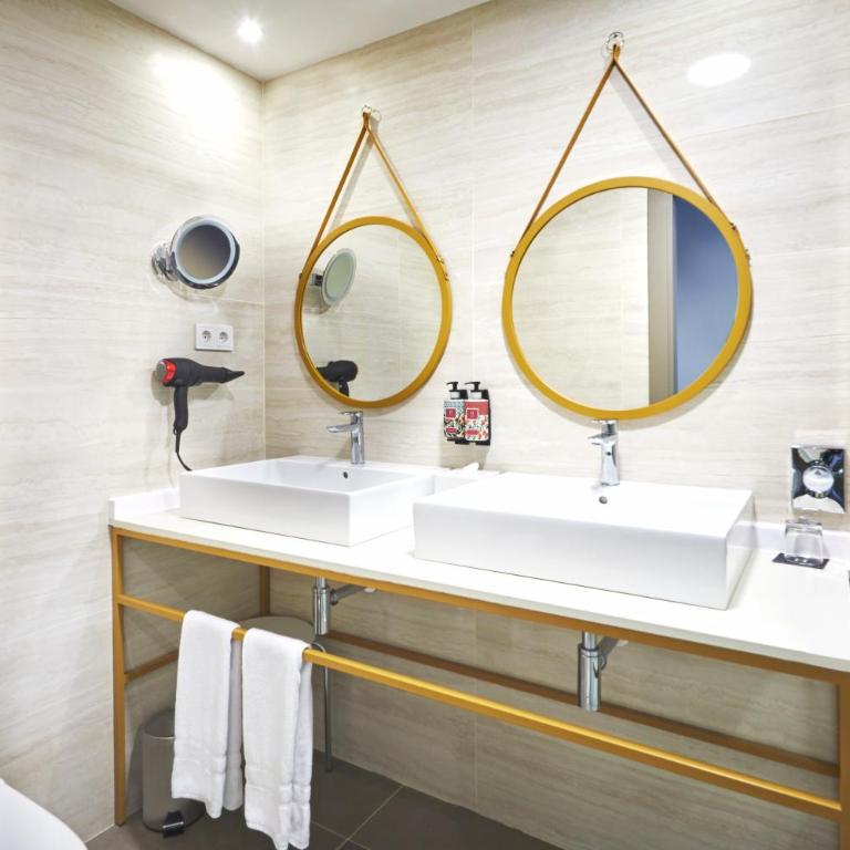 Hesperia Sevilla - Suite - 7