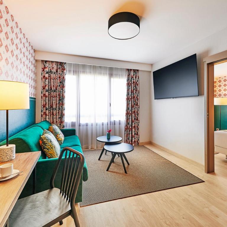 Hesperia Sevilla - Suite - 6