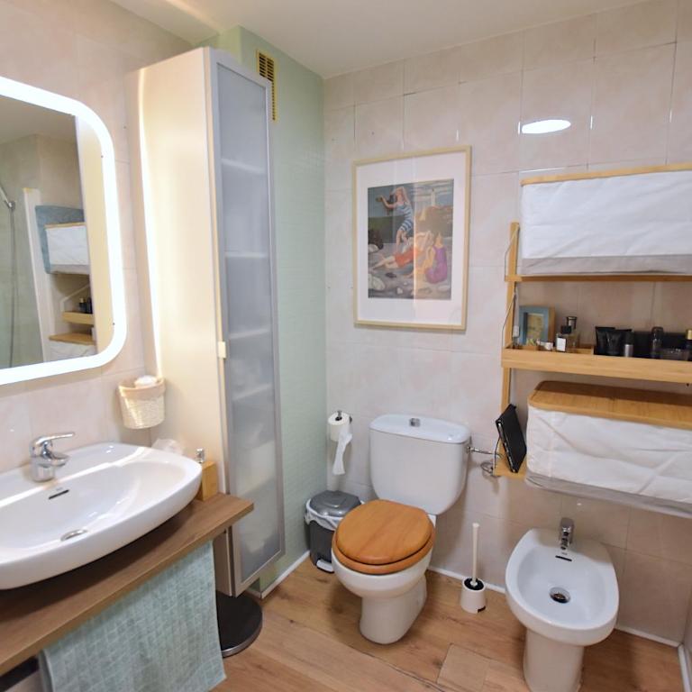 Habitación en apartamento de diseño - Habitación Doble con baño privado externo - 9