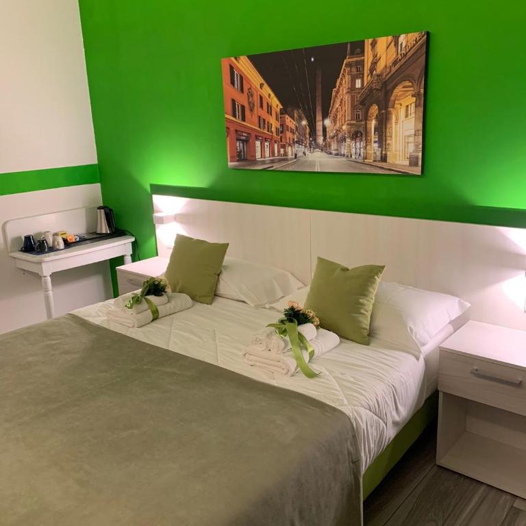 B&B Bologna Fair Tower - Camera Matrimoniale/Doppia con Letti Singoli con Bagno Privato - 11
