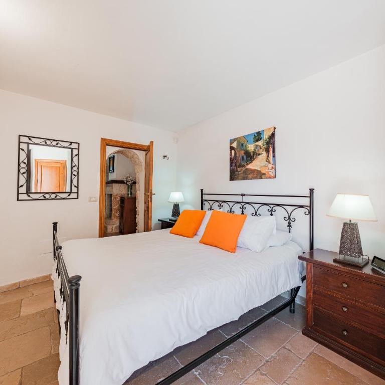 Private Trulli Retreat with Pool near Alberobello - Trulli Serena - Villa con Piscina Privata - 7