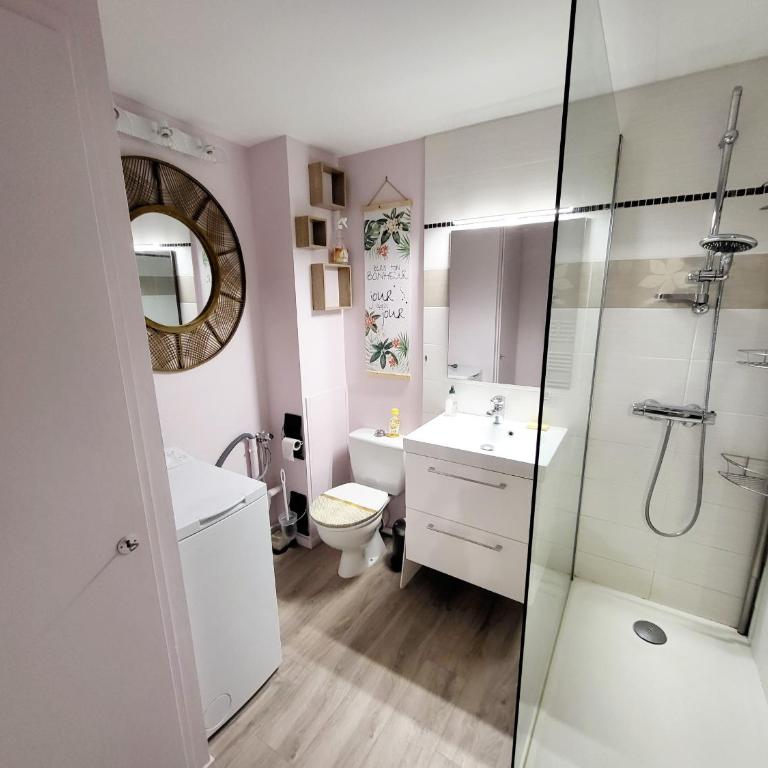 Appartement Moderne au Centre-Ville, 150m Plage, WiFi, Confort Idéal pour Familles - FR-1-92-876 - Appartement (4 Adultes) - 15
