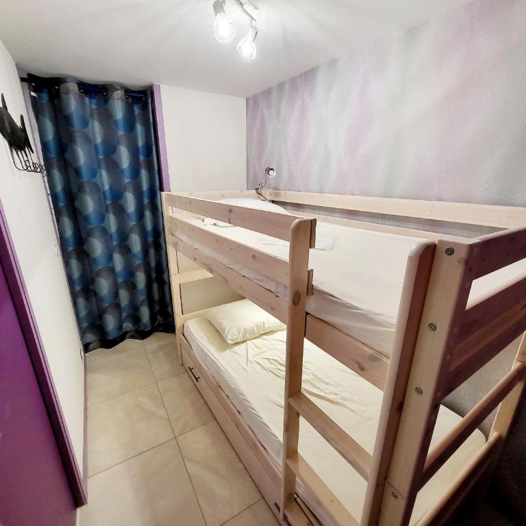 Appartement Moderne au Centre-Ville, 150m Plage, WiFi, Confort Idéal pour Familles - FR-1-92-876 - Appartement (4 Adultes) - 16