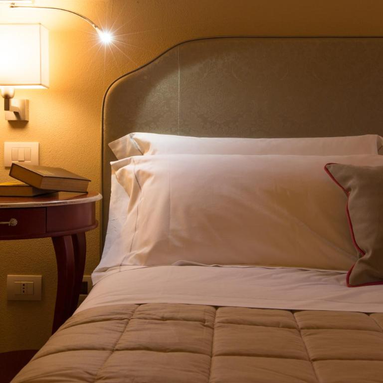 Palazzo Dessy Historic House - Superior Suite with Terrace - 4