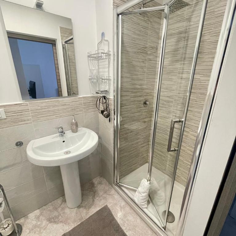 Casa Sciuti - Double Room with Balcony - 10