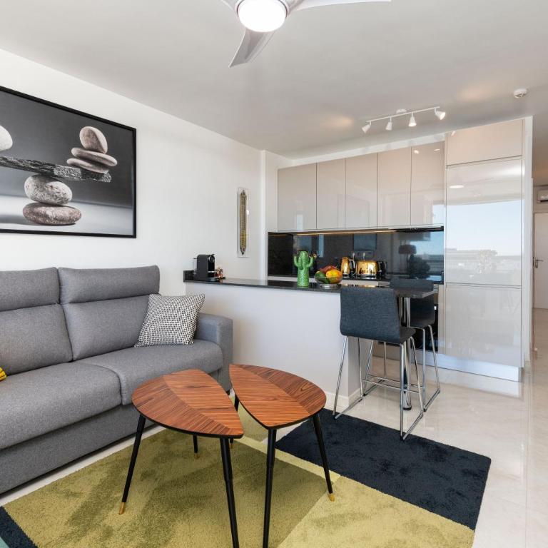 Mountain & Ocean Oasis - One-Bedroom Apartment - 4