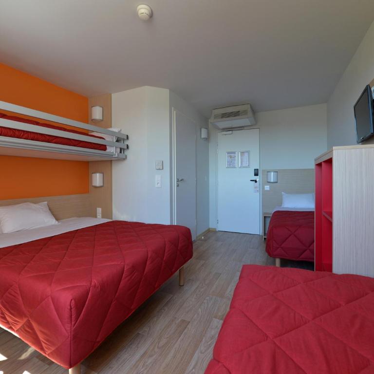 Premiere Classe Reims Nord - Bétheny - Chambre Familiale Standard avec Lit Double et 3 Lits Simples - 7