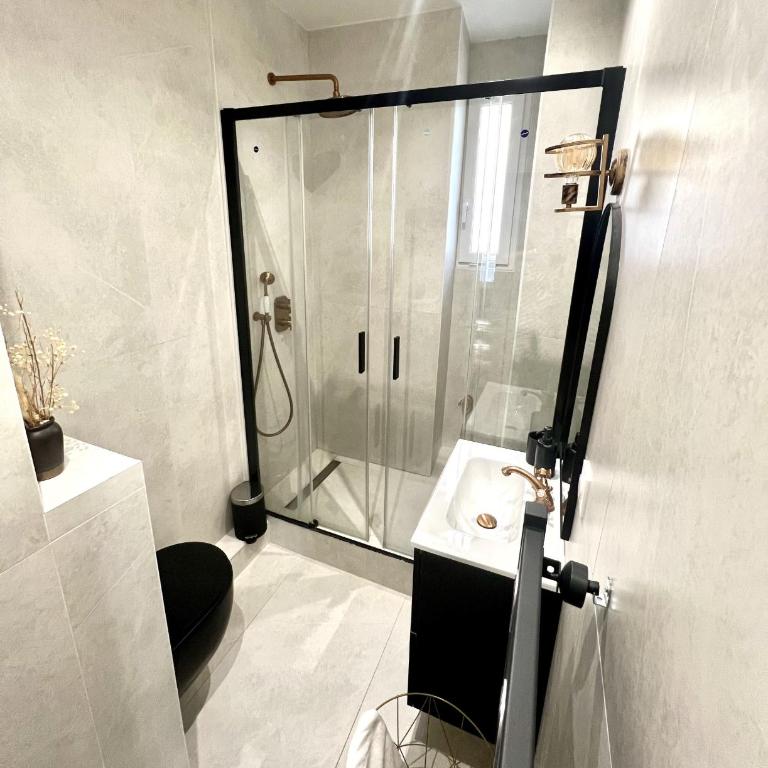 Luxueux Appartement 115m2, 3 Chambres centre ville avec parking à 5 min plage -climatisation - Appartement 3 Chambres - 19