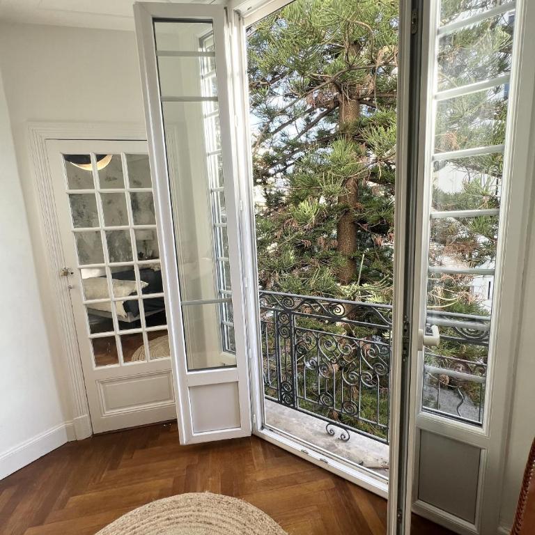 Luxueux Appartement 115m2, 3 Chambres centre ville avec parking à 5 min plage -climatisation - Appartement 3 Chambres - 11