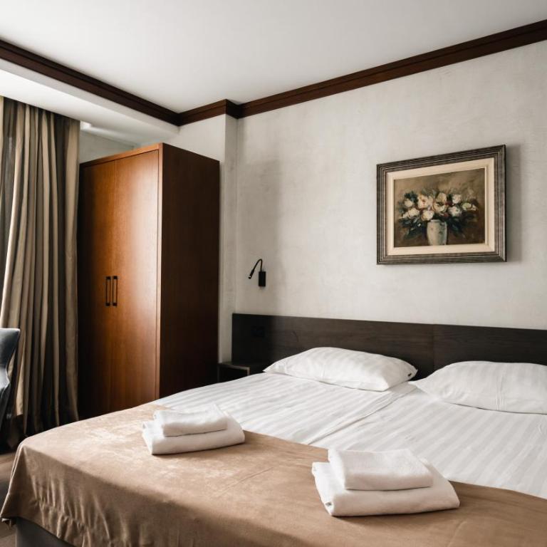 Hotel Vila San - Deluks Dvokrevetna Soba sa Bračnim Krevetom - 3