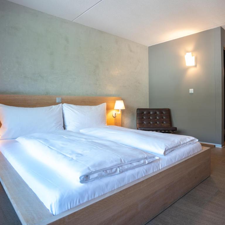 Hotel des Alpes - Superior Doppelzimmer mit Balkon und Zugang zu Innenpool und Sauna - 10