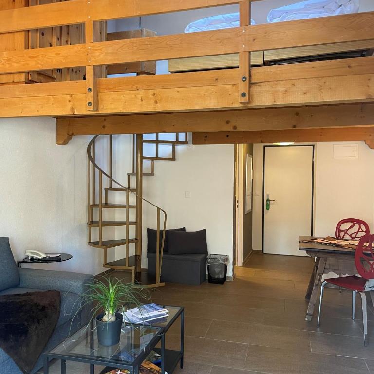 Hotel des Alpes - Superior Maisonette-Zimmer mit Balkon sowie Zugang zum Innenpool und zur Sauna - 7