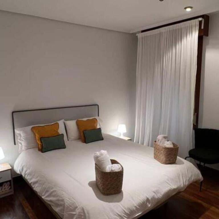 City Central 120m By Sleep In Bilbao - Three-Bedroom Apartment - 5