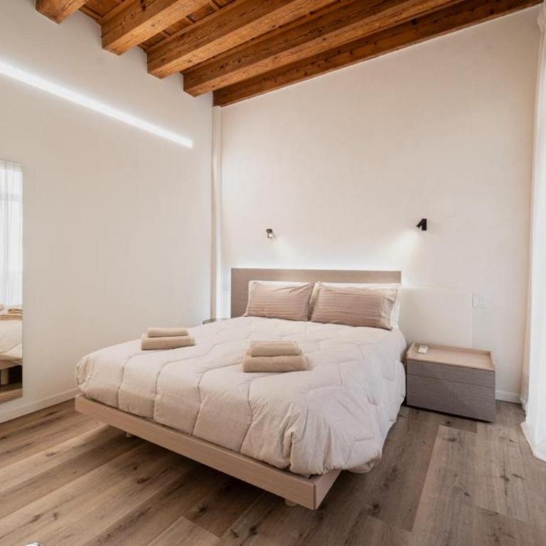 FLORES HOME - One-Bedroom Apartment - 11