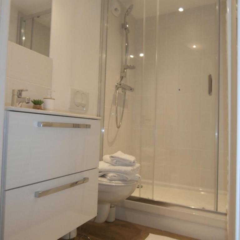 au Claire de lune - Chambre Double Confort avec Balcon - 8