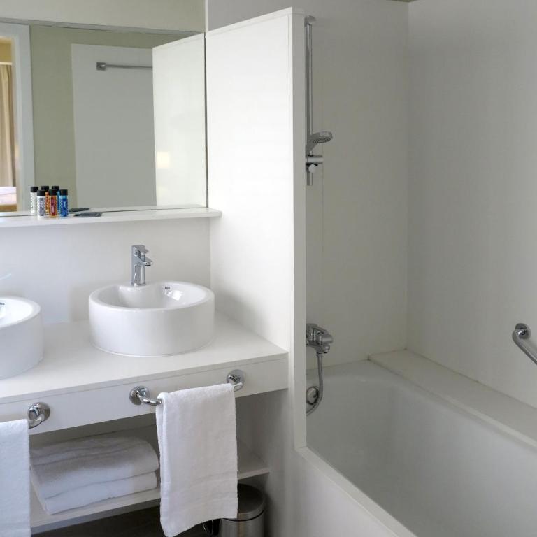 Serennia Exclusive Rooms - Suite with Terrace and City View - 12