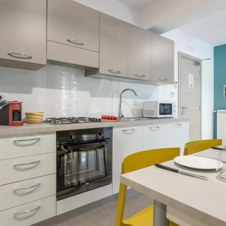 Azzurra Apartments - Apartment mit Balkon - 10