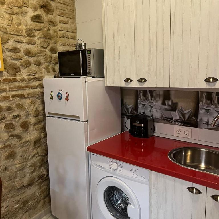 Apartamento patio de los leones - Two-Bedroom Apartment - 12