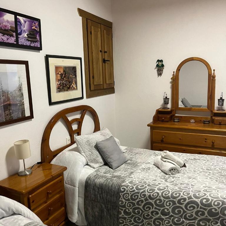 Apartamento patio de los leones - Two-Bedroom Apartment - 13
