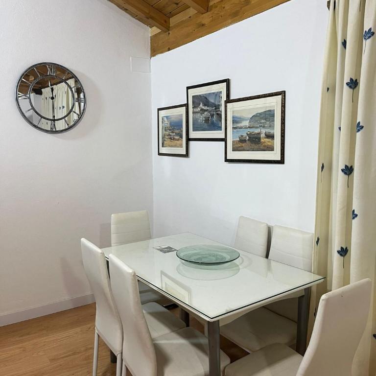 Apartamento patio de los leones - One-Bedroom Apartment - 11