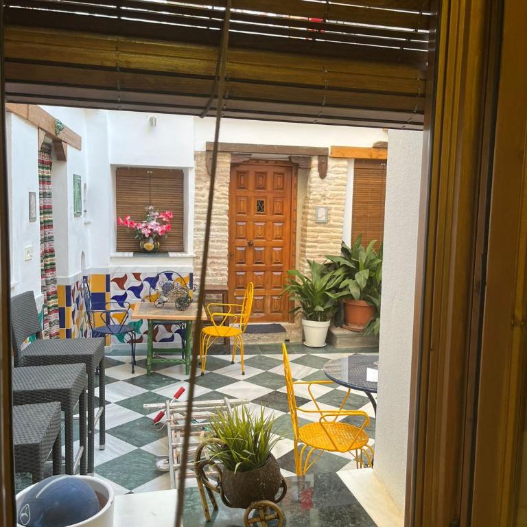 Apartamento patio de los leones - Two-Bedroom Apartment - 24