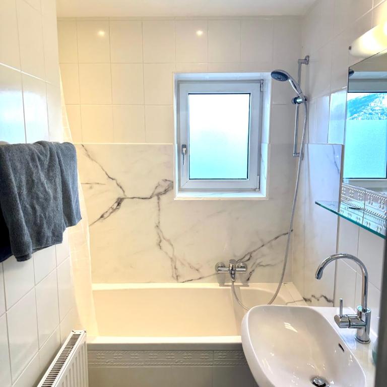 Hotel Sonnenhof - bed & breakfast & appartements - Standard Doppelzimmer mit Balkon - 10