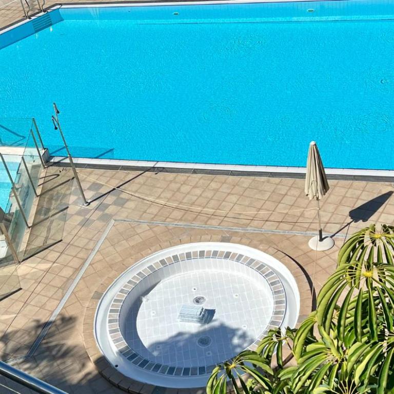 Spacious House with Pool Views and BBQ, Eternal Summer Serenity - Casa de 3 dormitorios - 2
