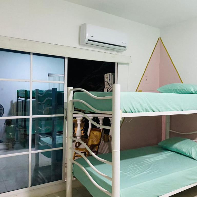 Habitaciones y aptos Isabella - Quadruple Room with Balcony - 8