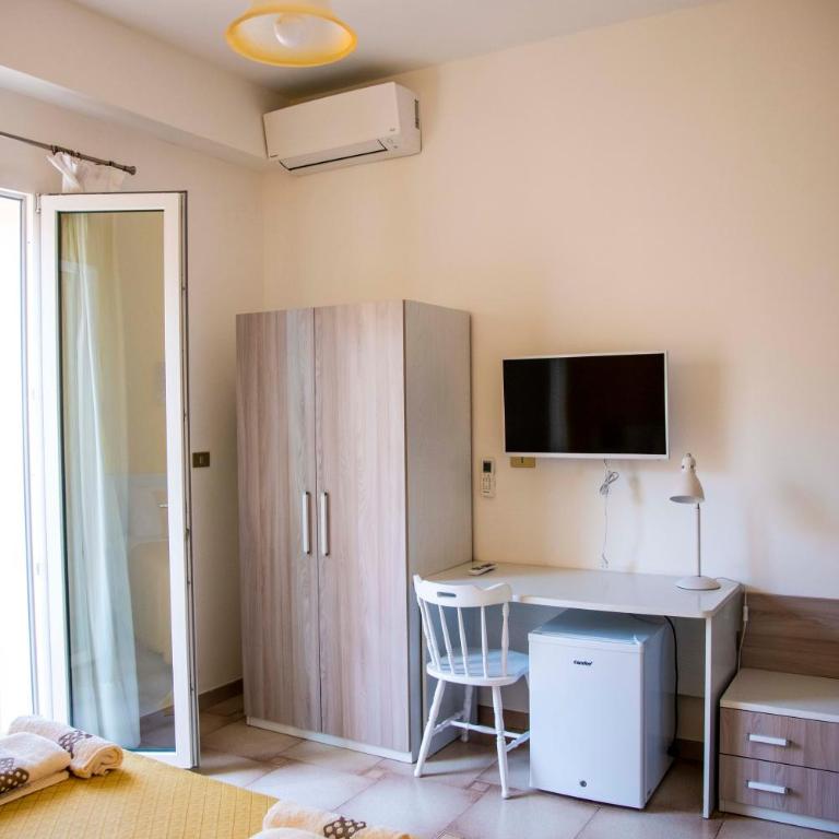 Blu Mare Lampedusa Bed And Breakfast - Camera Matrimoniale Deluxe - 10