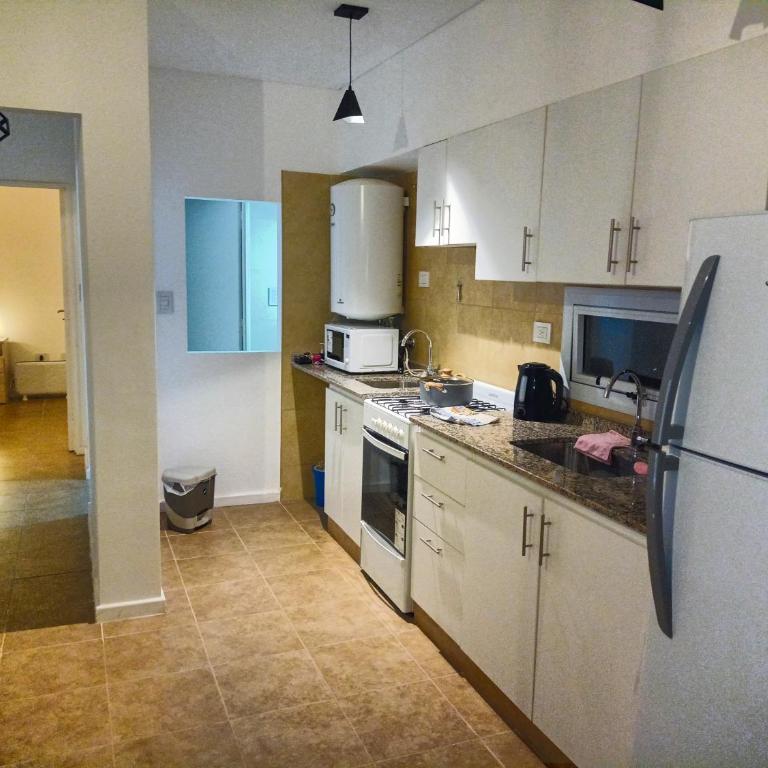 Amplio y Luminoso Depto de 65m2 sobre Avenida Principal - San Rafael - Apartamento de 1 dormitorio - 2