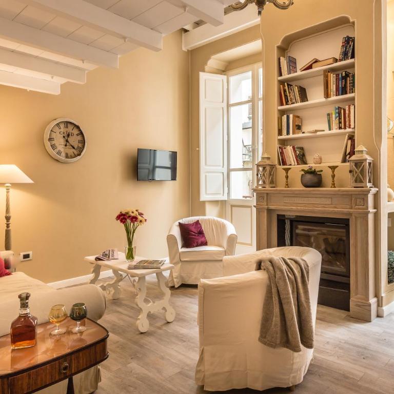 Palazzo Dessy Historic House - Suite with Balcony - Split Level - 1