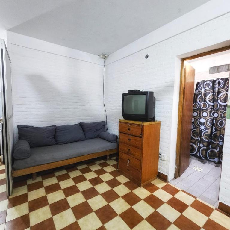 Con SEÑA previa, Alquiler de Sábado a Sábado, Fanuchito Dto PB Esquina, - Casa de 2 dormitorios - 7